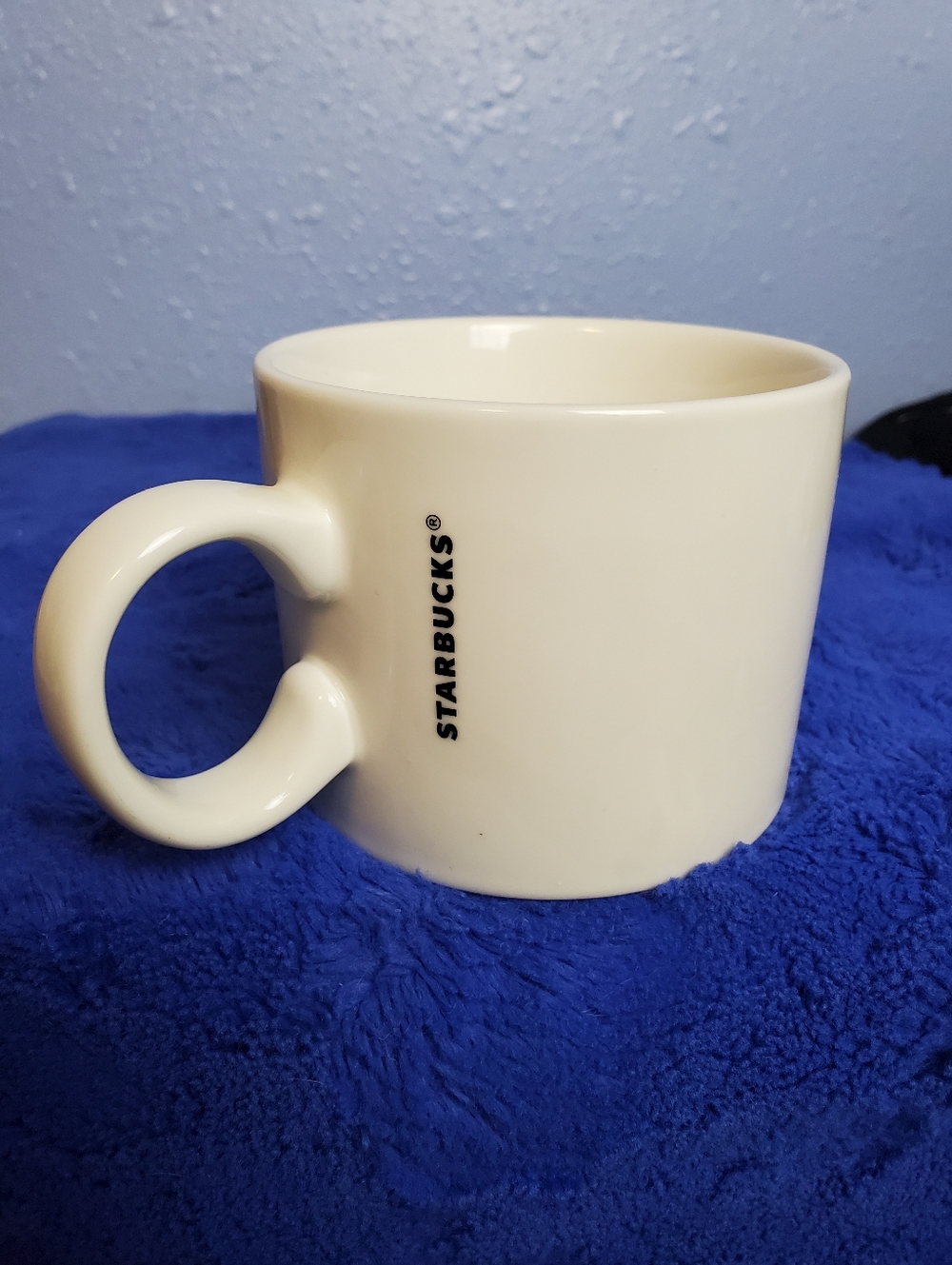 Starbucks 2017 White Cream Ceramic 12 oz Mug Black Logo Coffee Cup Mug